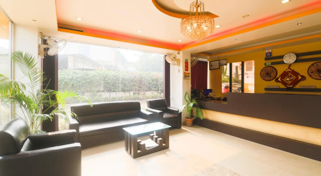 OYO 27736 Hotel Sunview