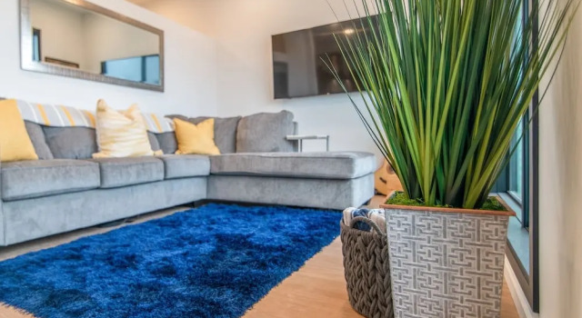 Lllume Chic Gulch View Community Gym & Pool 1 Bedroom Condo