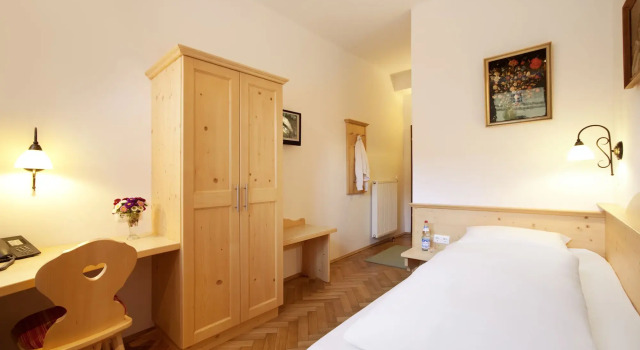 Hahn Hotel