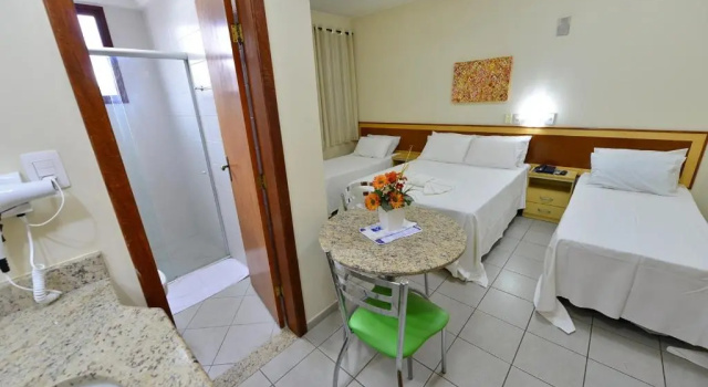 Четырёхместный номер Standard Vinds Plaza Hotel