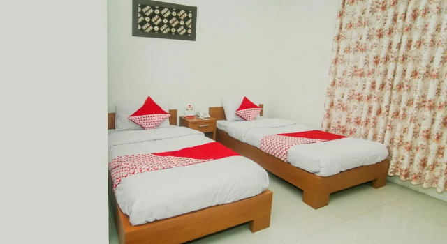Super OYO 250 De'gadri Ndalem, Book Hotel Hotels in Sedayu with Parking, Parking