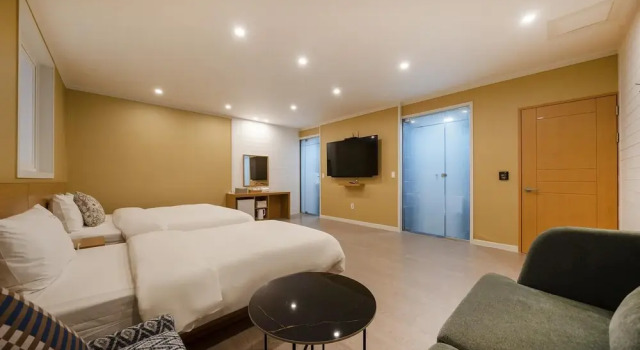 Pohang E A Hotel