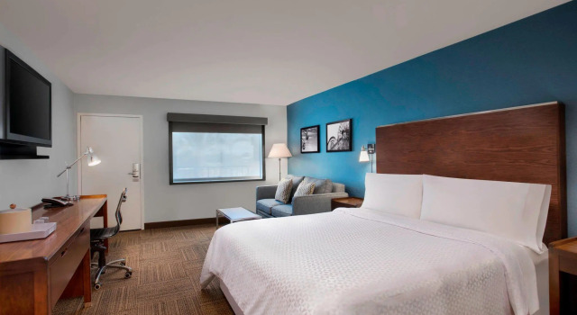 Двухместный номер Guest Four Points by Sheraton Anaheim