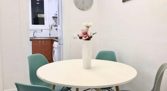 ACV Spain Barcelona Sagrada Familia: logements accommodation Holidays apartments Flats to let, Забронировать Апартаменты/квартира Отели Барселоны с парковкой, рядом с Сады принца Жироны, Парковка