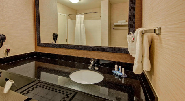 Четырёхместный номер Standard Fairfield Inn and Suites by Marriott Weatherford
