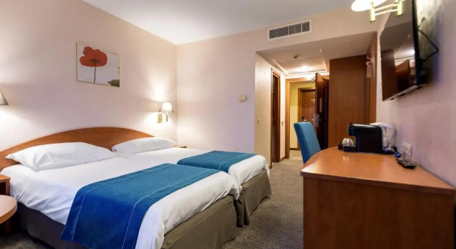 Двухместный номер Business Ramada by Wyndham Bucharest Parc Hotel