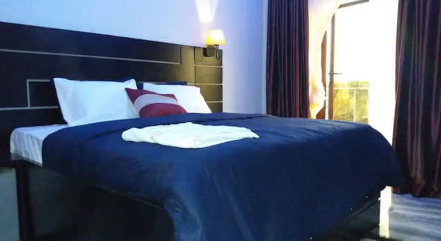 Двухместный люкс Royal White Court View Hotel
