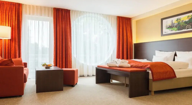 Трёхместный номер Superior с балконом и с видом на реку Aribo Hotel
