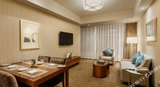 Yunda Sheraton International Plaza Apartment Hotel, Book Apartment Hotels in Changsha with a Pool, near Wuyi Square Station, Swimming Pool
