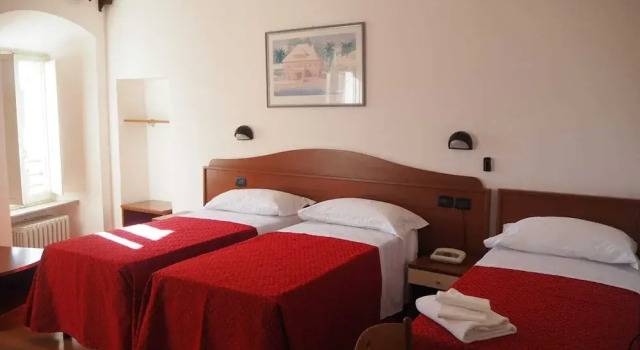 Трёхместный номер Standard Hotel Roma Assisi