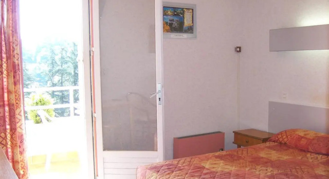 Hotel Saint Jacques, Забронировать Отель Вальс-ле-Бен Ardèche