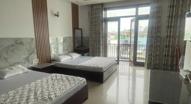 Семейный номер Standard с балконом Hoa Sen Hotel