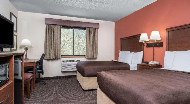 Номер Standard AmericInn by Wyndham Tofte Near Lake Superior