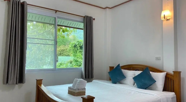 Suksaby khaoyai