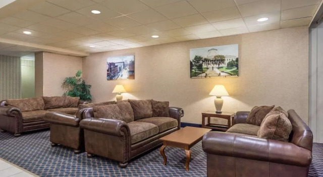 Holiday Inn Hotel And Suites, Book Hotel Columbus Ohio