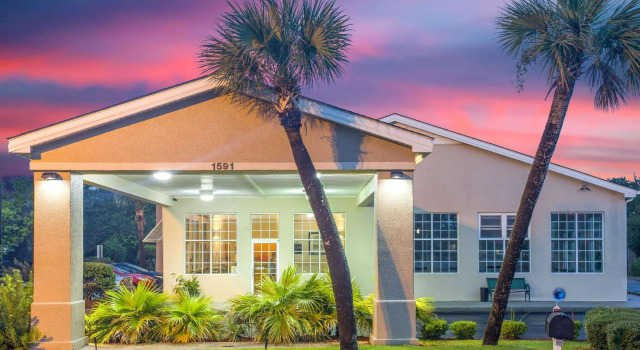 Кровать в общем номере SureStay Hotel by Best Western North Myrtle Beach