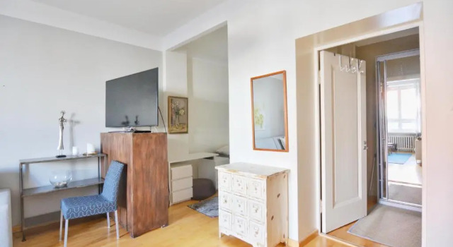 Self check-in: Kallio City apartment 50m2, Забронировать Апартаменты/квартира Отели Хельсинки с парковкой, Парковка