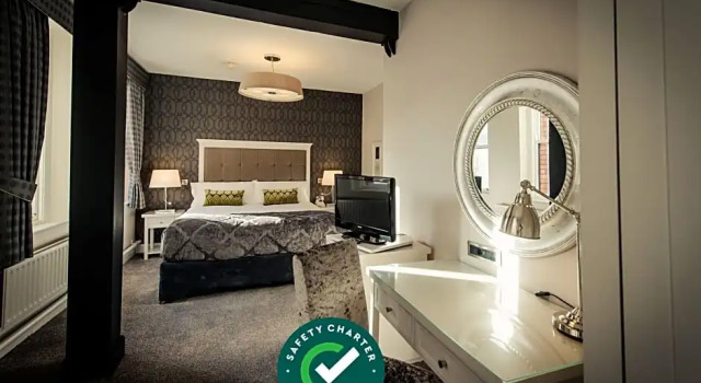 Апартаменты Superior Hotel Isaacs Cork City