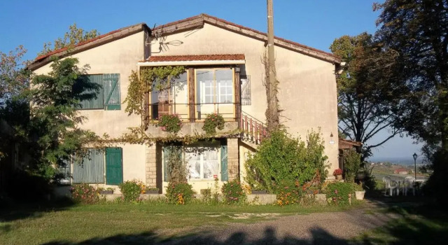 Maison de 3 chambres avec piscine partagee jardin clos et wifi a Moissac, Book Hotel Hoteller i Moissac med pool, Swimmingpool