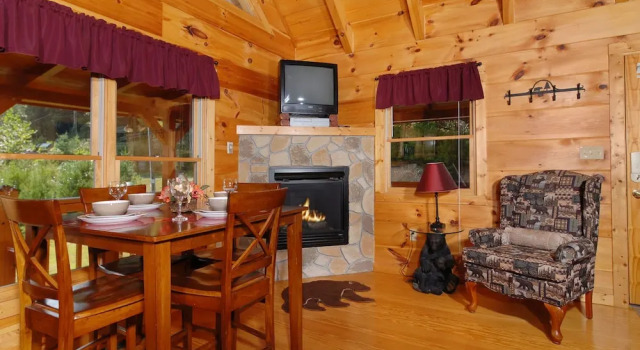 Mountain Lake Hideaway by Heritage Cabin Rentals