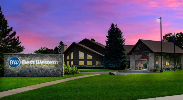 Best Western Northwoods Lodge, Rezerwuj Hotel Hotele w Siren z basenem, Basen