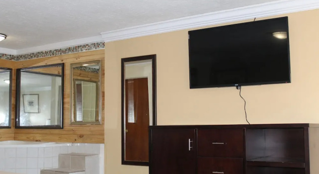 Люкс Classic Grand Motel Inn and Suites of Reform  AL