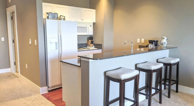 Люкс с видом на озеро Village Suites Bay Harbor