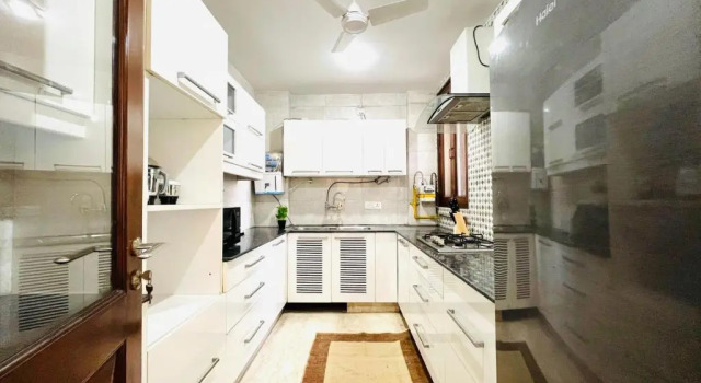 Admire Suites by FabHotel, Забронировать Отель Отели Нью-Дели с парковкой, рядом с Конференц-зал Сири-форт, Парковка
