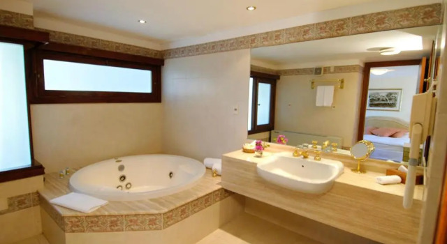 Люкс Hotel del Lago Golf & Art Resort