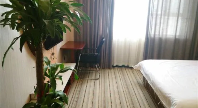 Полулюкс Tian Yi Hotel