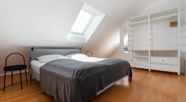 Vienna Roof Top Apartment with Terrace, Parking and AC