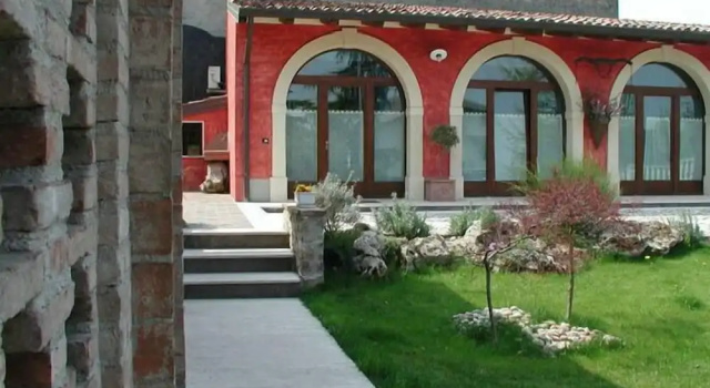 Agriturismo Gian Galeazzo Visconti, Забронировать Дом для отпуска Коттеджи Валеджо-суль-Минчо, Коттедж