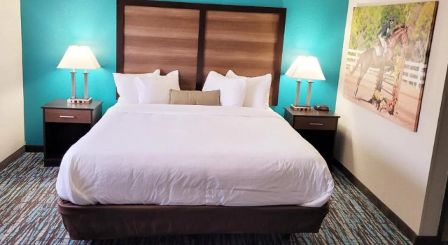 Люкс Clarion Pointe Harrodsburg-Danville