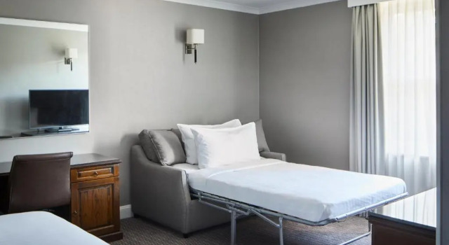 Двухместный люкс c 1 комнатой Delta Hotels by Marriott Durham Royal County