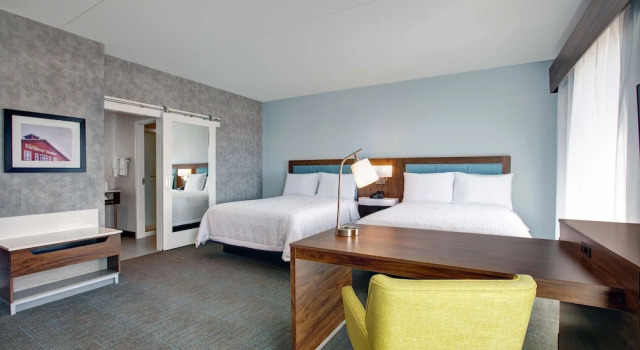 Четырёхместная студия Hampton Inn & Suites By Hilton Waterloo St. Jacobs
