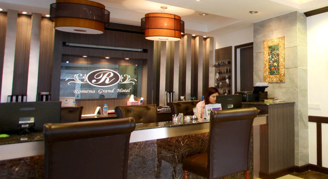 Кровать в общем номере Romena Grand Hotel