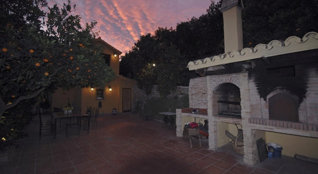 Villa With 3 Bedrooms in Ojén, With Wonderful Mountain View, Private P, Забронировать Вилла Отели Sierra de las Nieves с парковкой, Парковка