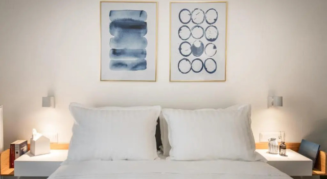 Chic & Comfort Homes in Central Volos by Cloudkeys