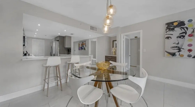Апартаменты Deluxe c 1 комнатой с балконом StayCozy Apartments at The Grand