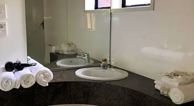 Трёхместная семейная студия Wylie Court Motor Lodge