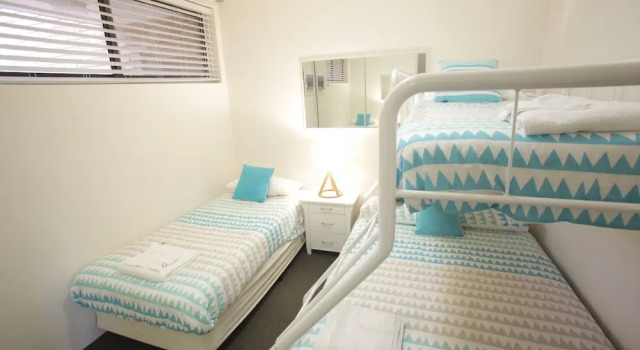 Семейные апартаменты с 2 комнатами с балконом Beachfront Shoal Bay
