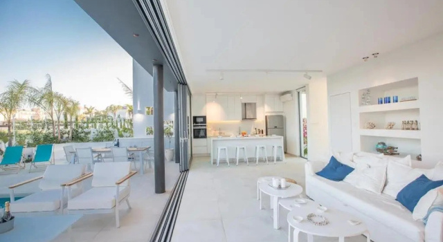 The White H Villa, Protaras, Fresh and Peaceful