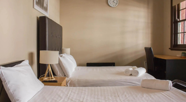 Campsie Hotel, Забронировать Отель Кэмпси 