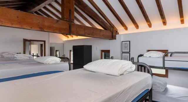 Кровать в общем номере Urban Hostel Palma - Albergue Juvenil - Youth Hostel