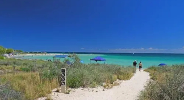 Ningaloo Club Backpackers, Réserver Auberge de jeunesse  