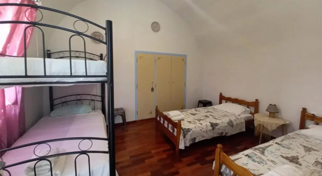 Effis apartment KAMARA curved house