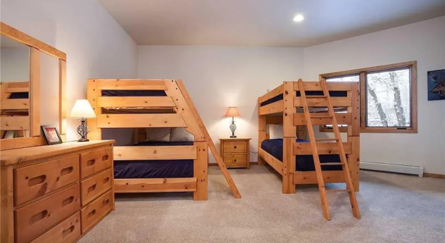Ski Trail Lodge I