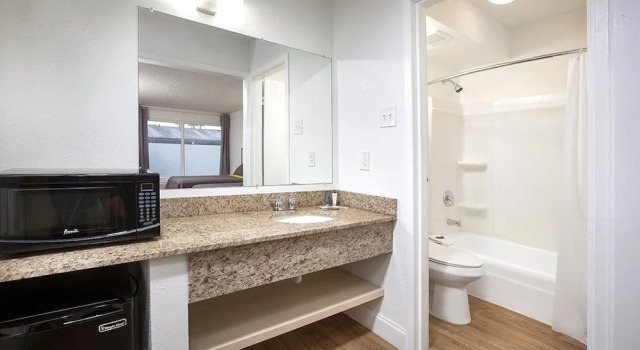 Deluxe Suite Weekly Inn