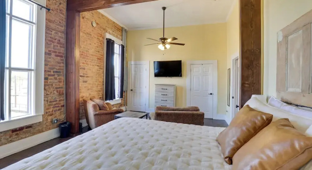Апартаменты Shop, Dine & Unwind at Historic Dtwn Marshall Apt