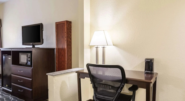 Люкс Quality Inn & Suites Southport